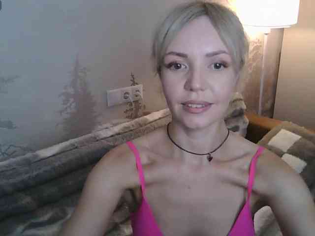 Red_Rose_98 webcam