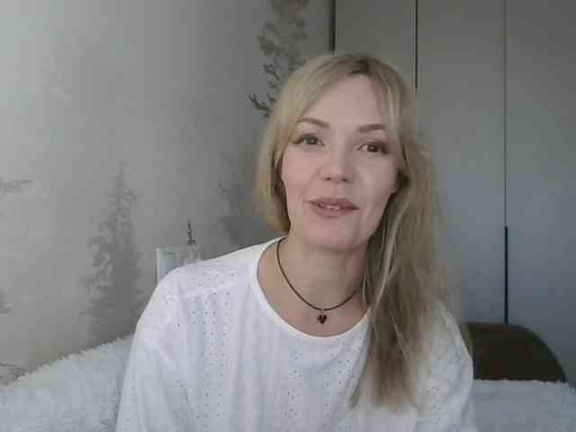 Red_Rose_98 webcam