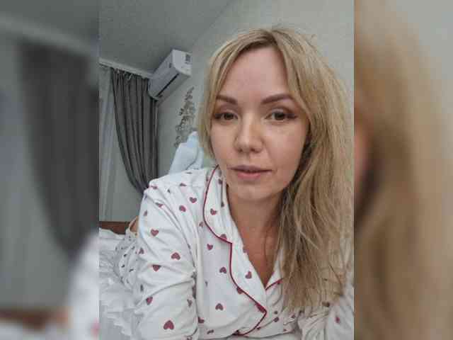 Red_Rose_98 webcam
