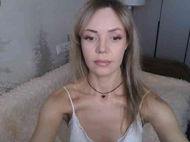 Red_Rose_98 webcam