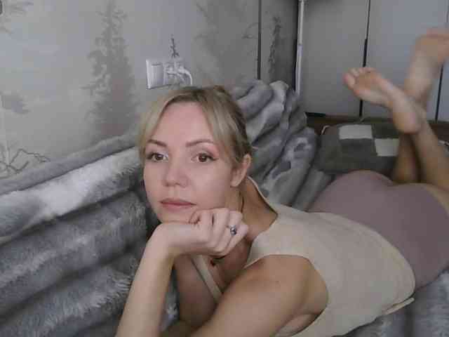 Red_Rose_98 webcam