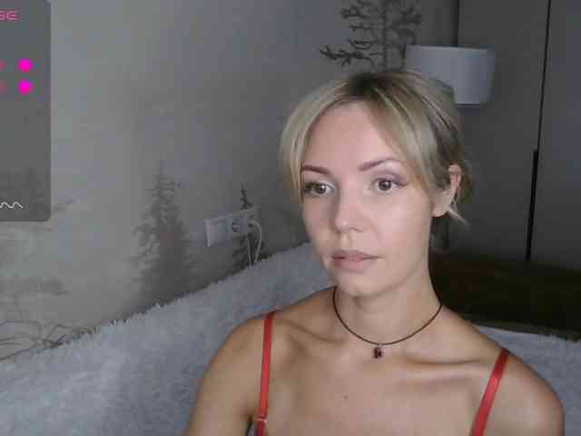 Kissz Sex Cam Show