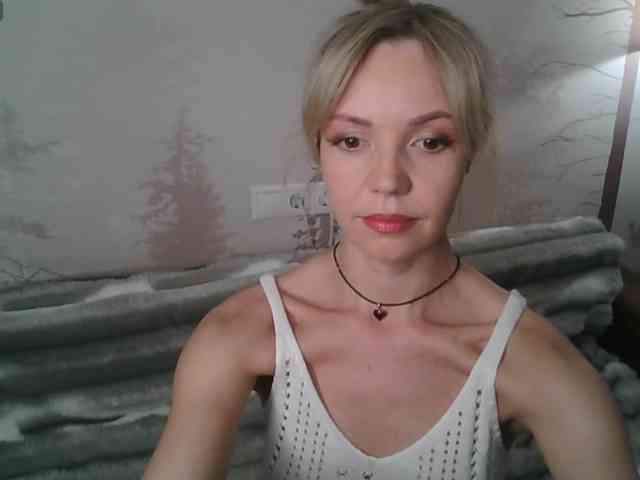 Red_Rose_98 webcam