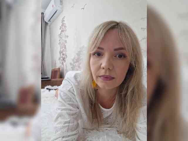 Red_Rose_98 webcam