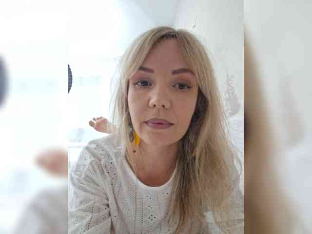 Red_Rose_98 webcam