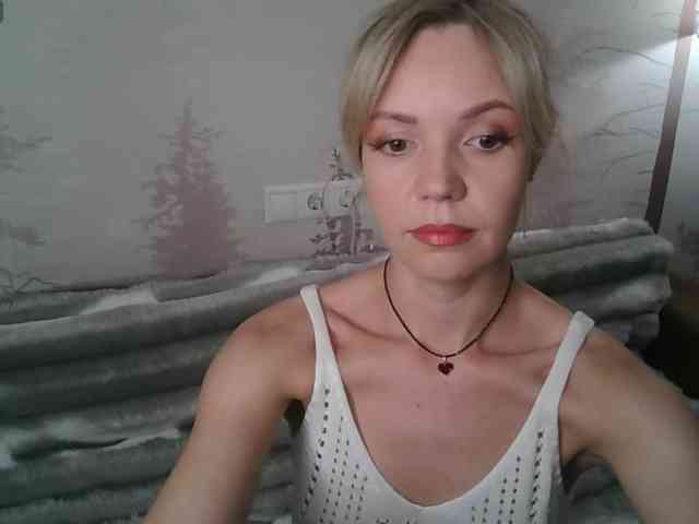 Red_Rose_98 webcam