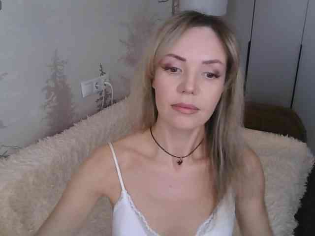 Red_Rose_98 webcam