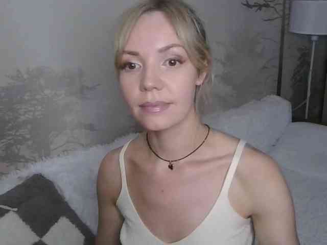 Red_Rose_98 webcam