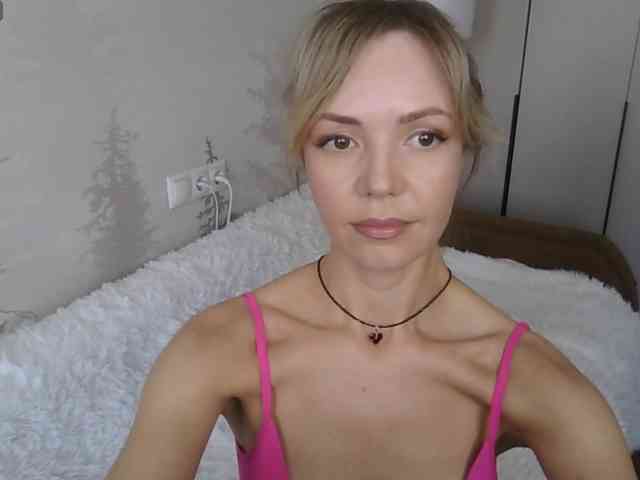 Red_Rose_98 webcam