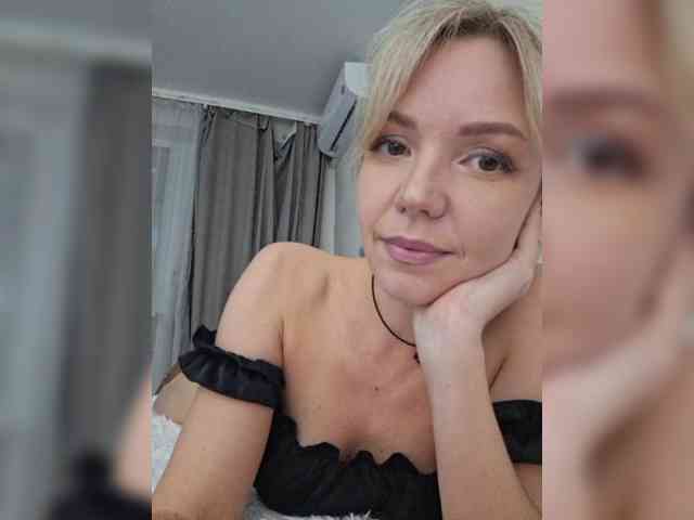Red_Rose_98 webcam
