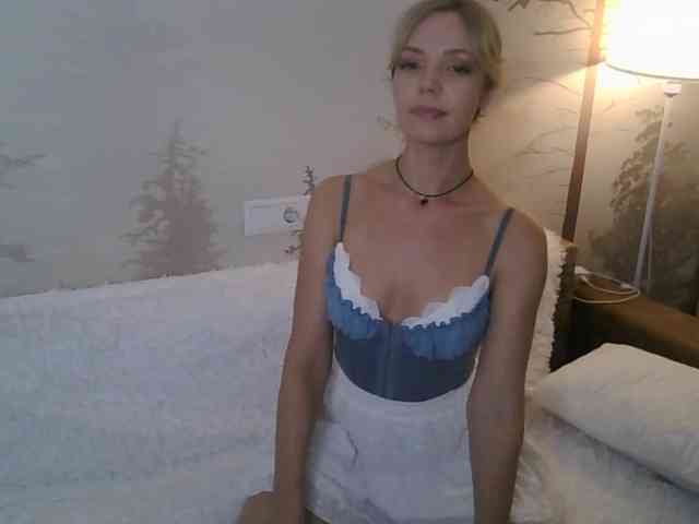 Red_Rose_98 webcam