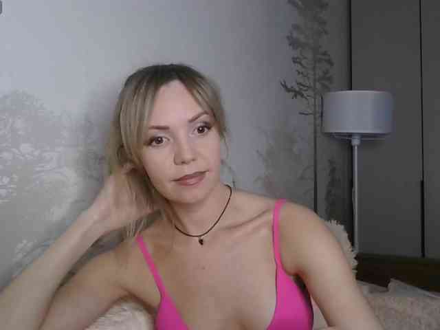 Red_Rose_98 webcam
