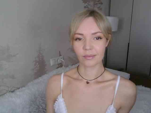Red_Rose_98 webcam