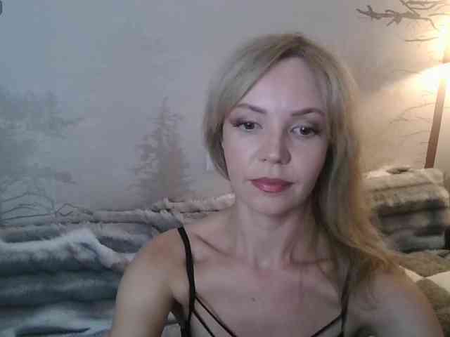 Red_Rose_98 webcam