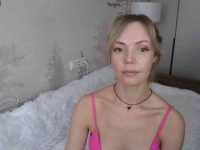 Red_Rose_98 webcam