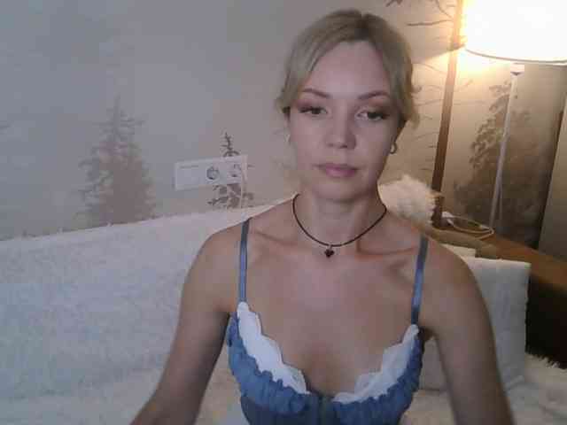 Red_Rose_98 webcam