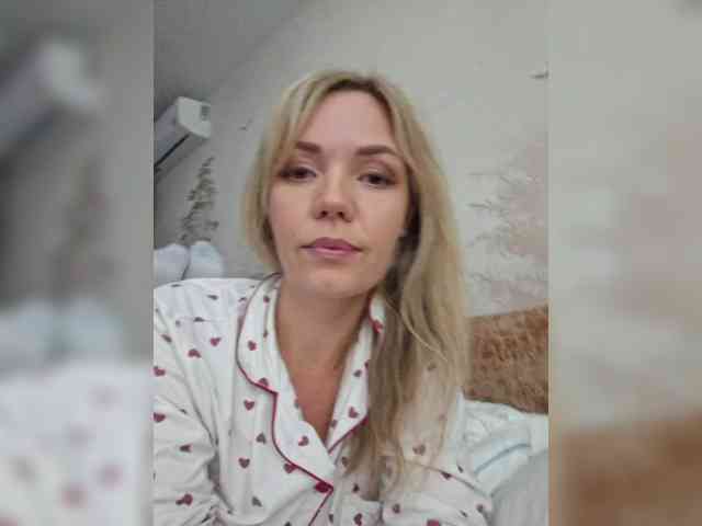 Red_Rose_98 webcam