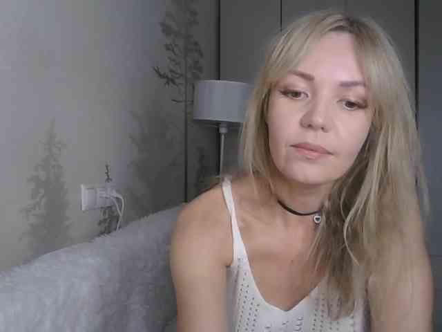 Red_Rose_98 webcam