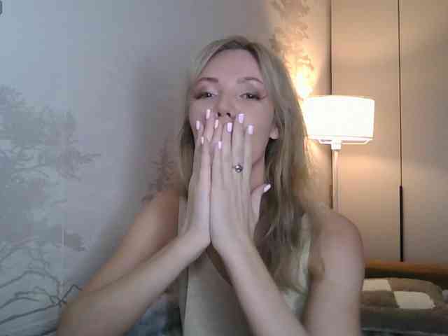 Red_Rose_98 webcam