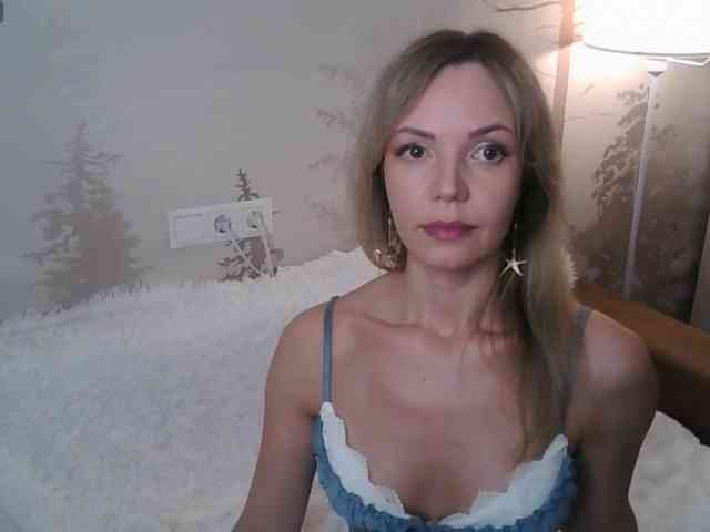 Red_Rose_98 webcam