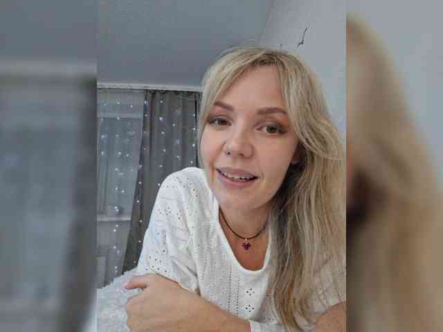 Red_Rose_98 webcam