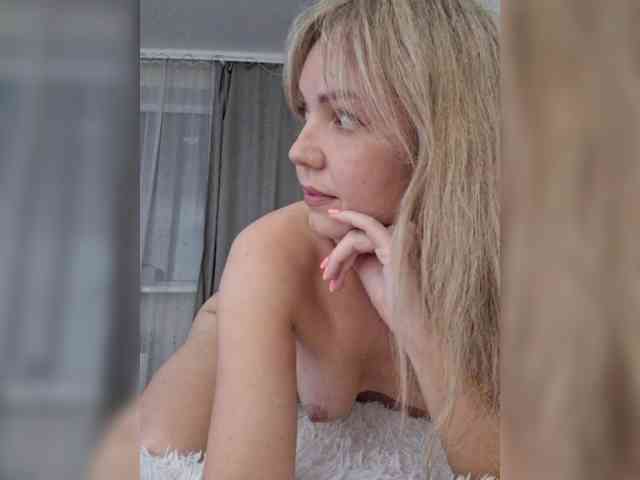 Red_Rose_98 webcam