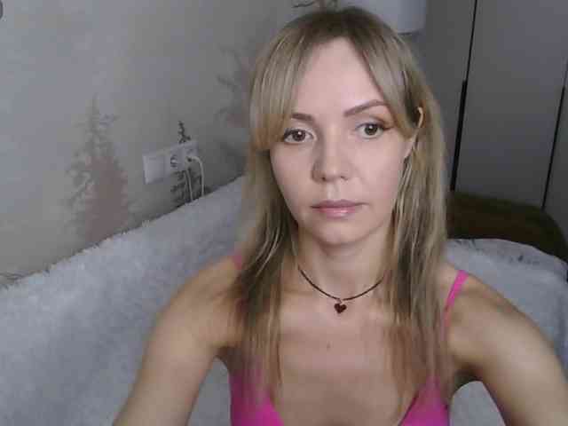 Red_Rose_98 webcam