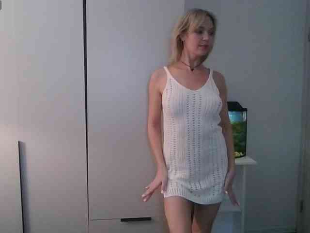 Red_Rose_98 webcam