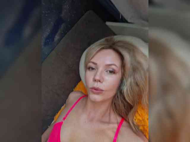 Red_Rose_98 webcam