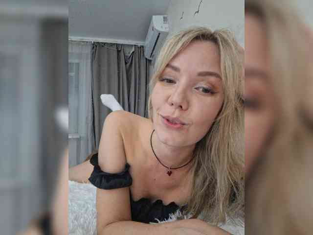 Red_Rose_98 webcam