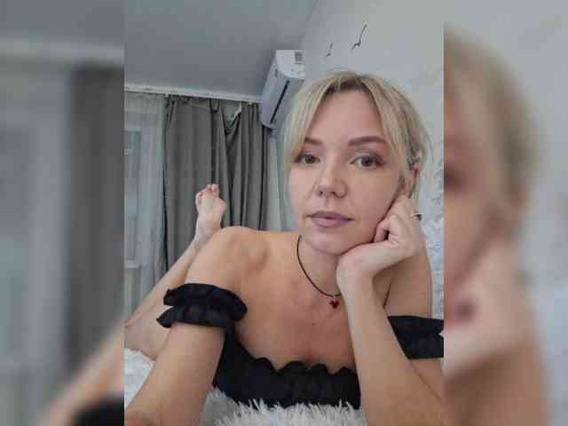 Red_Rose_98 webcam