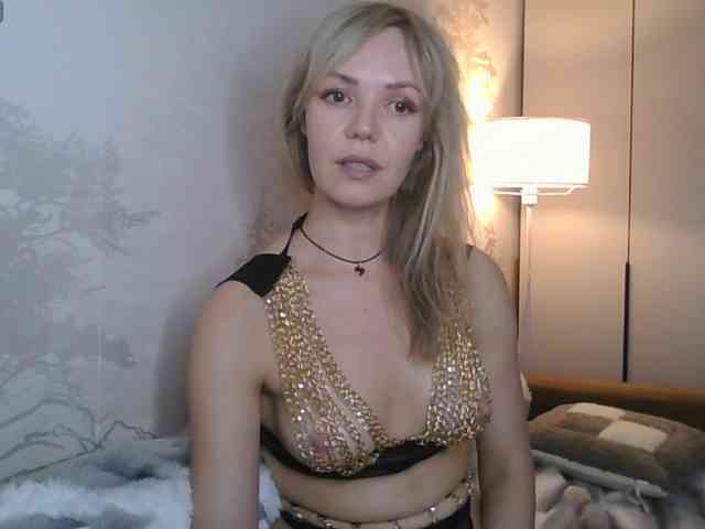 Red_Rose_98 webcam