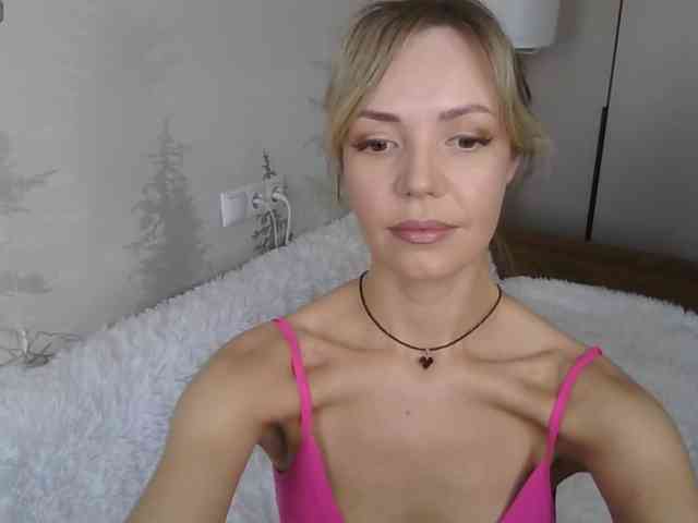 Red_Rose_98 webcam