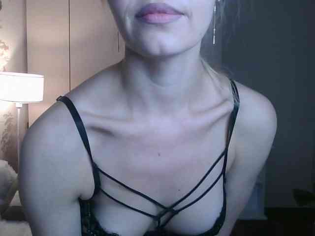 Red_Rose_98 webcam