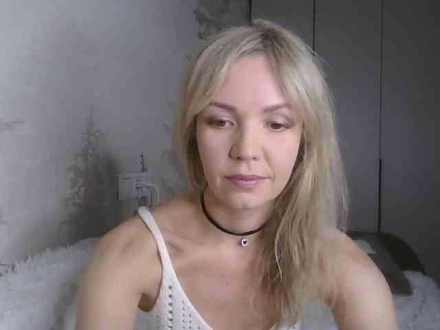 Red_Rose_98 webcam