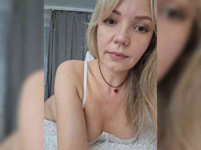 Red_Rose_98 webcam