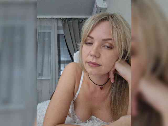 Red_Rose_98 webcam