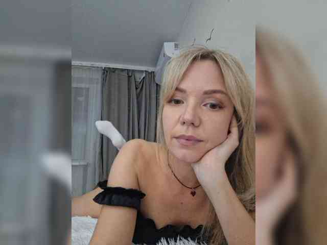 Red_Rose_98 webcam
