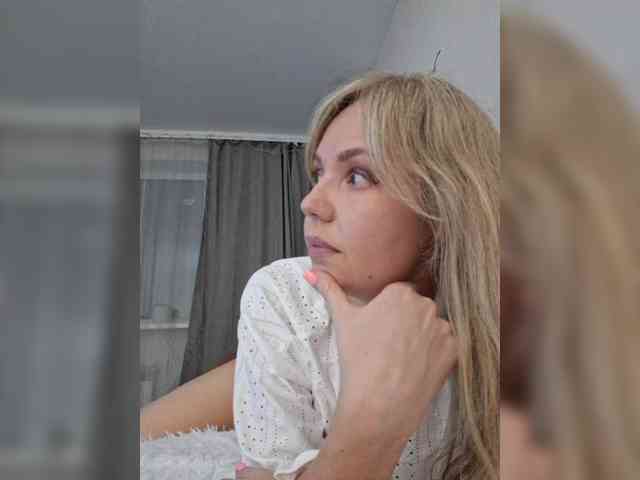 Red_Rose_98 webcam