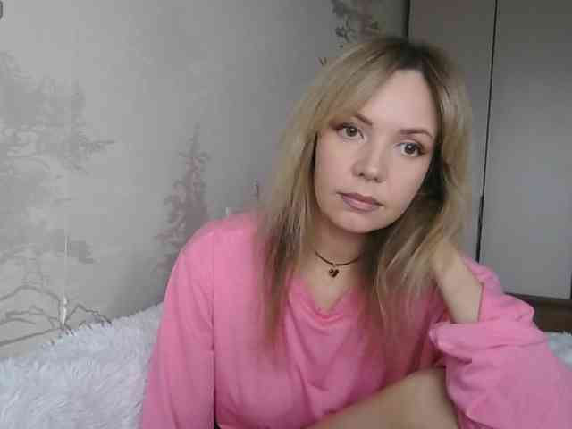 Red_Rose_98 webcam