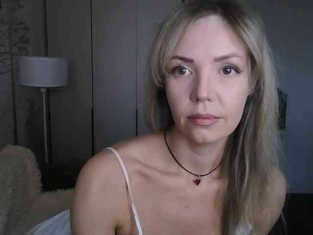 Red_Rose_98 webcam