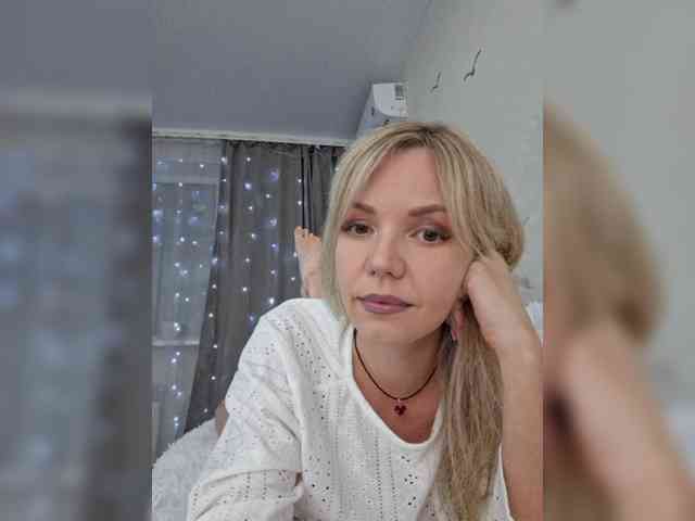 Red_Rose_98 webcam