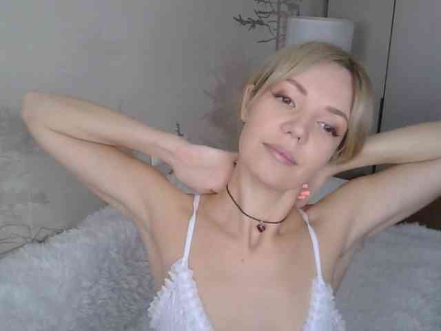 Red_Rose_98 webcam