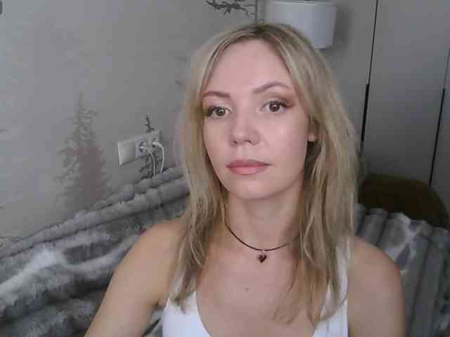 Red_Rose_98 webcam