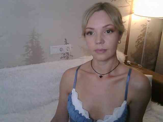 Red_Rose_98 webcam