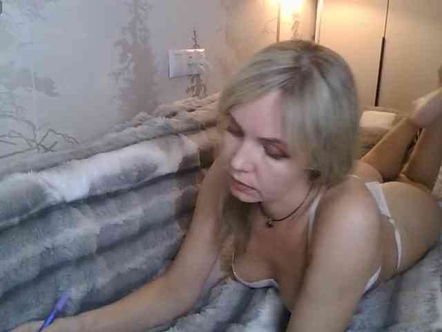 Red_Rose_98 webcam