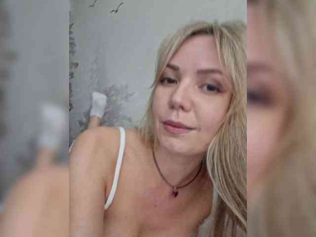 Red_Rose_98 webcam