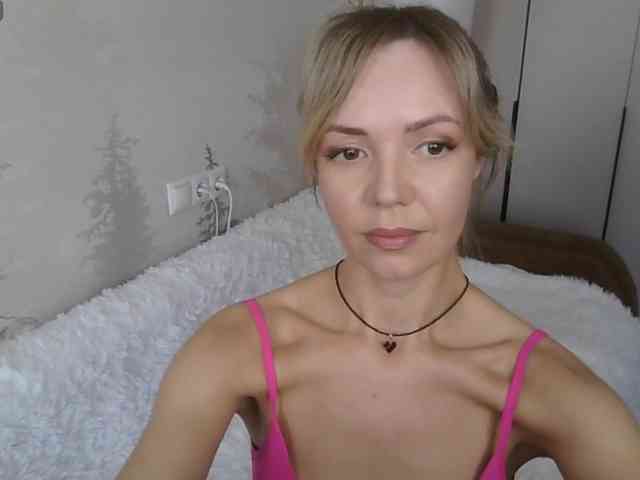 Red_Rose_98 webcam