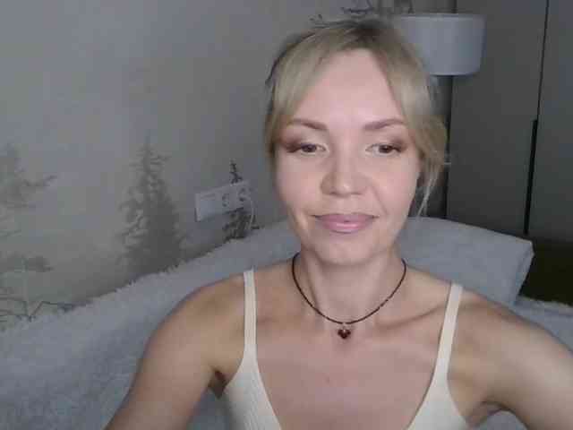 Red_Rose_98 webcam