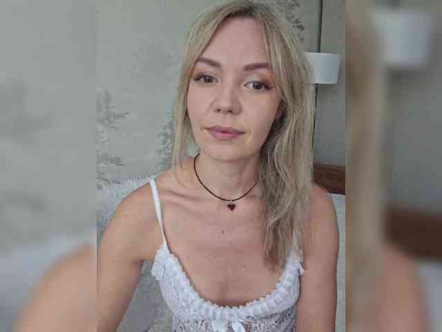 Red_Rose_98 webcam